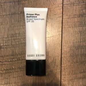 Bobbi Brown, primer plus radiance.
